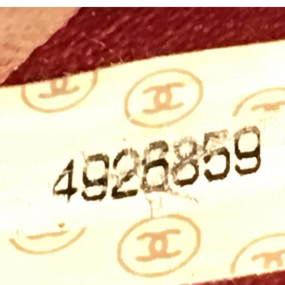 Chanel
 Clutch or Crossbody with Chain Quilted Leather Medium - Picture 4 of 6